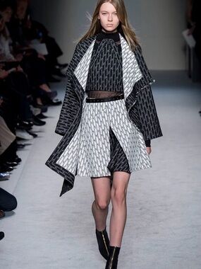 Roland Mouret Two-Tone Textured Skirt | Size 2 | Runway-Inspired